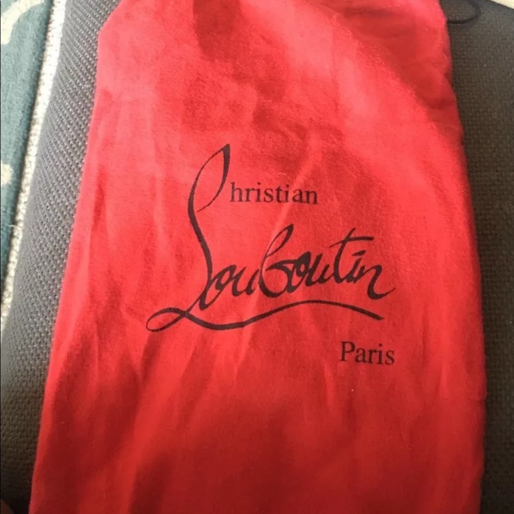 ❤️SOLD❤️Check last photo. Christian Dust bag